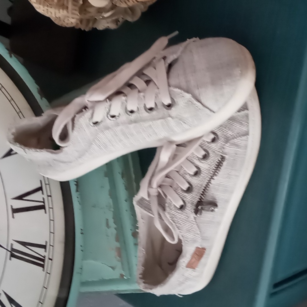 💐Blowfish Tennis Shoes